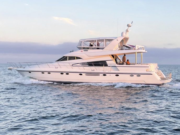 Three's Company yacht - Underway