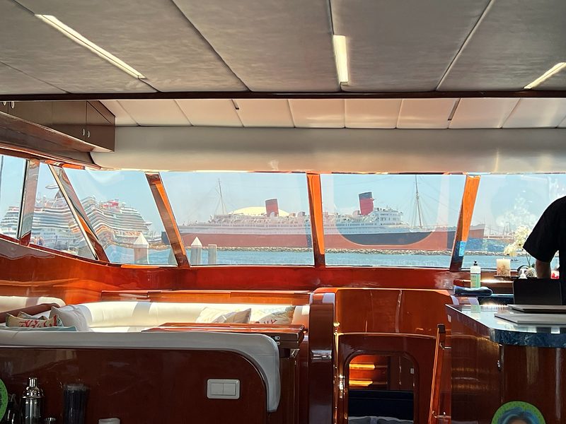Three's Company yacht - Dinette